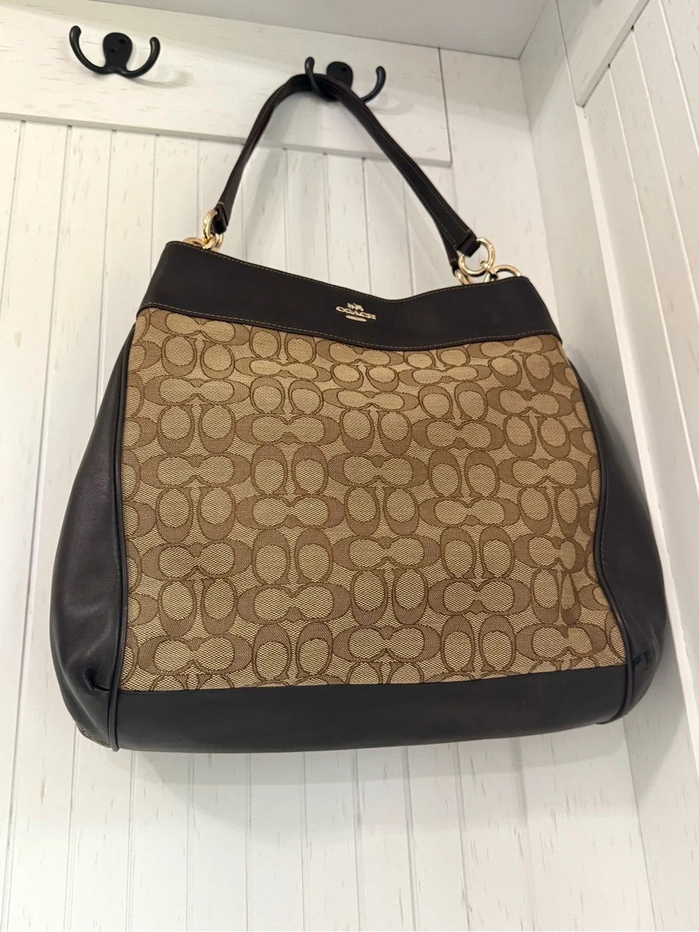 Coach signature lexy